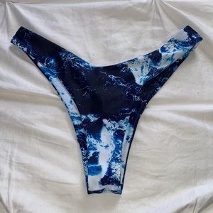 ZAFUL cheeky swim bottoms size M/ 4